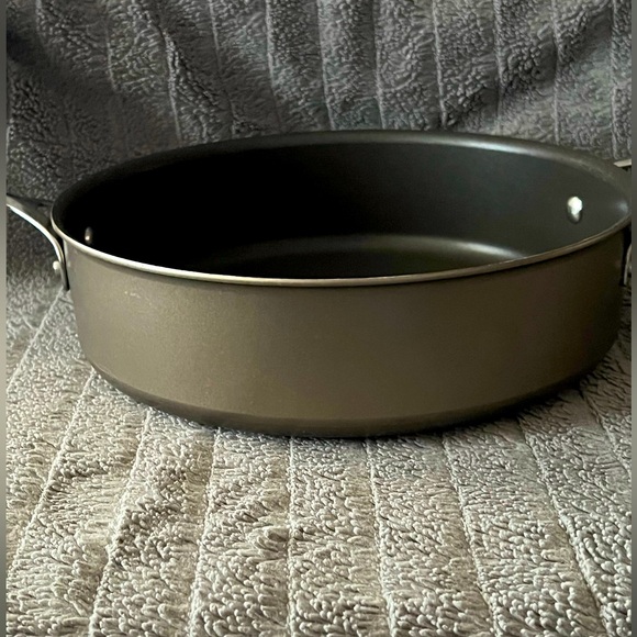 CIRCULON Premier Professional 5qt. Sauté Pan - Picture 5 of 9